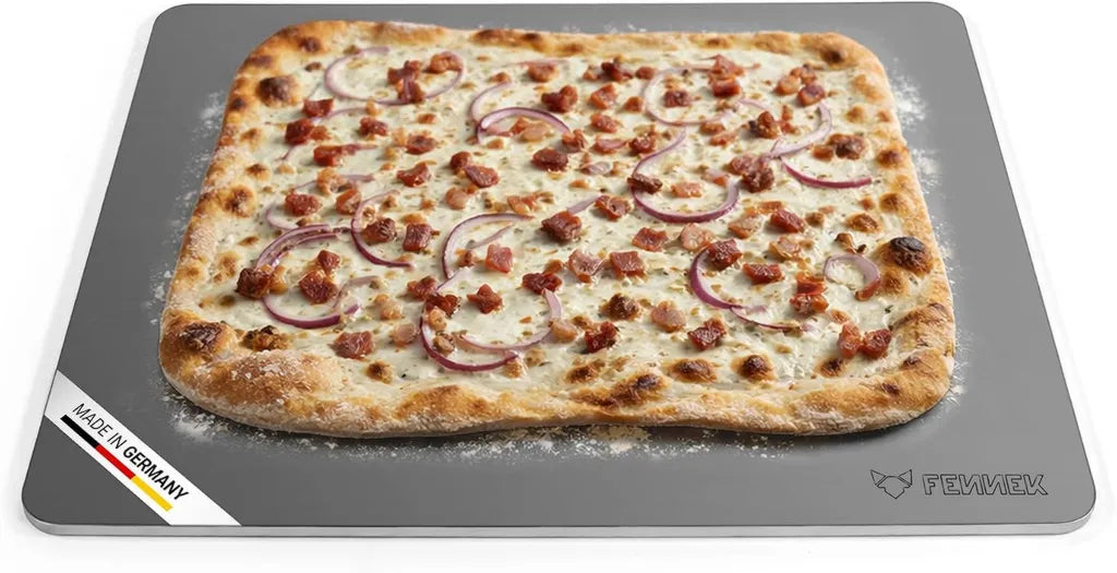 FENNEK Pizzastein 46 x 38 cm – Feinkornstahl für perfekte Pizza & Brot – Profiqualität, hergestellt in Deutschland